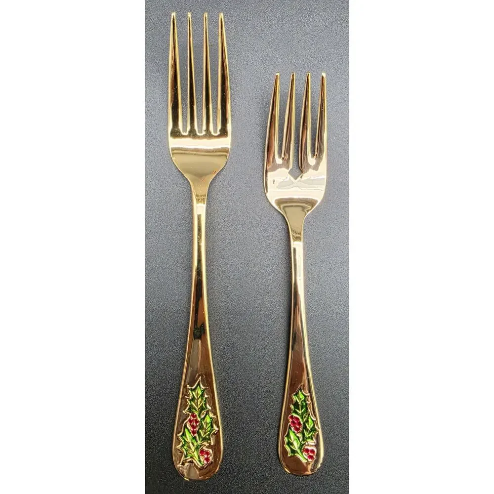 Vintage 42pc Classic Traditions Hollyberry Gold Flatware Set w/ Wood Case - Nice